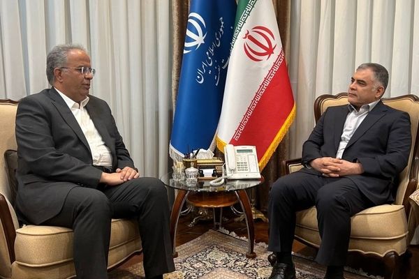 استاندار سیستان و بلوچستان و وزیر نفت بر توسعه جایگاه‌های سی‌ان‌جی و تأمین سوخت در استان تاکید کردند