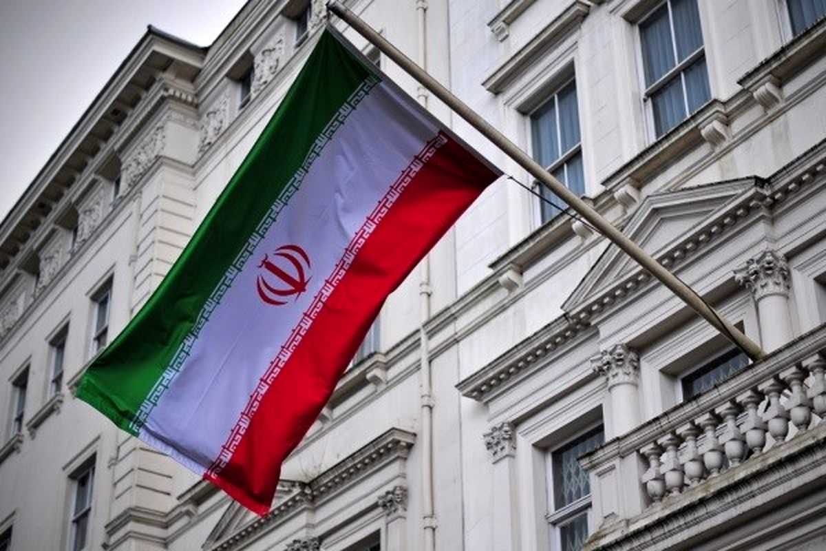 اینبار سفارت ایران در یونان مورد تعرض قرار گرفت/حمله به سفارت ایران در یونان با قوطی های رنگ