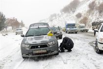 تردد در جاده های کردستان فقط با زنجیر چرخ امکان پذیر است 