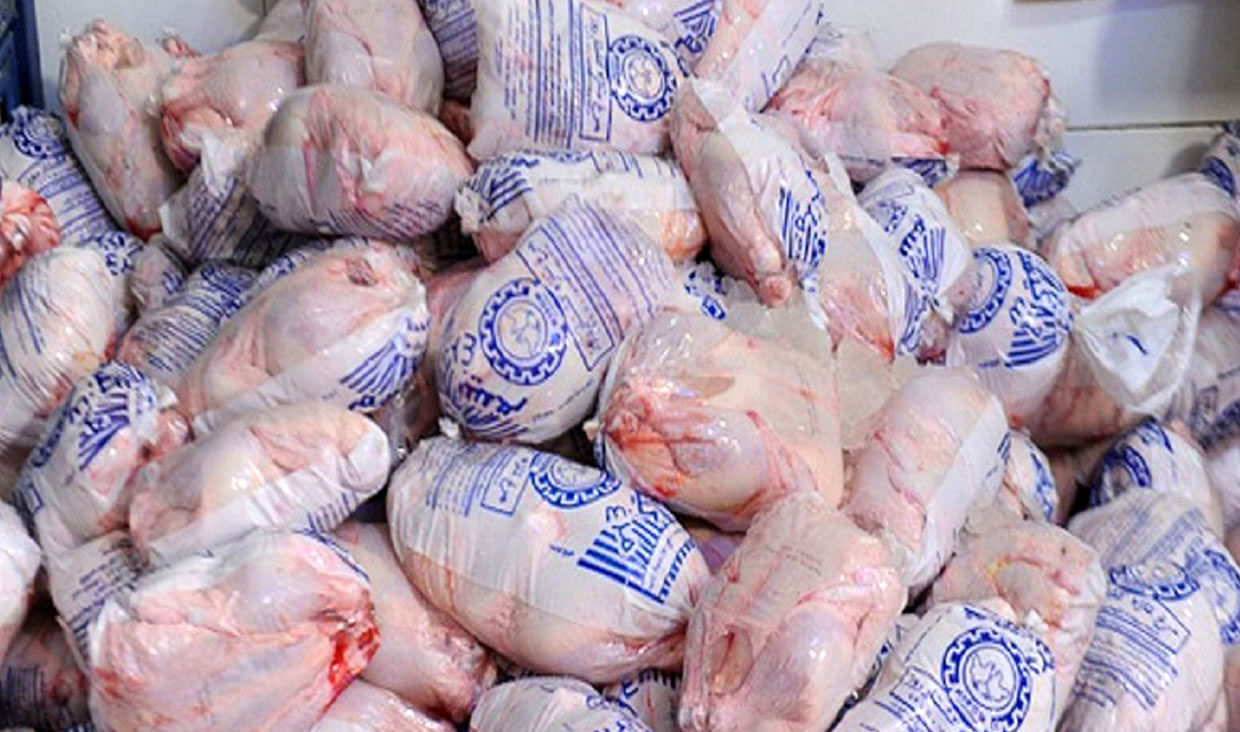 کشف 500 کیلو مرغ احتکاری در  خمینی شهر