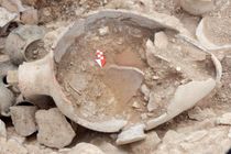 کشف شواهد جدید در پژوهش های باستان شناختی گورستان باستانی املش