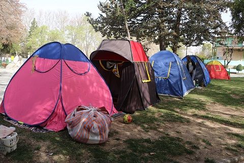 آماده سازی پارکهای ملت و نسیم  در سنندج برای اسکان مهمانان نوروزی