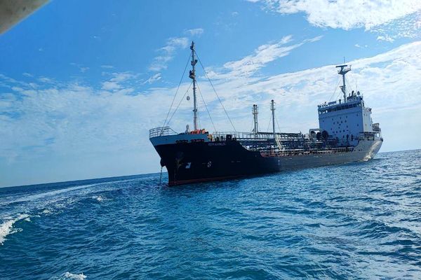 جزئیات توقیف نفتکش خارجی حامل ۴ میلیون لیتر سوخت قاچاق در آب‌های خلیج فارس