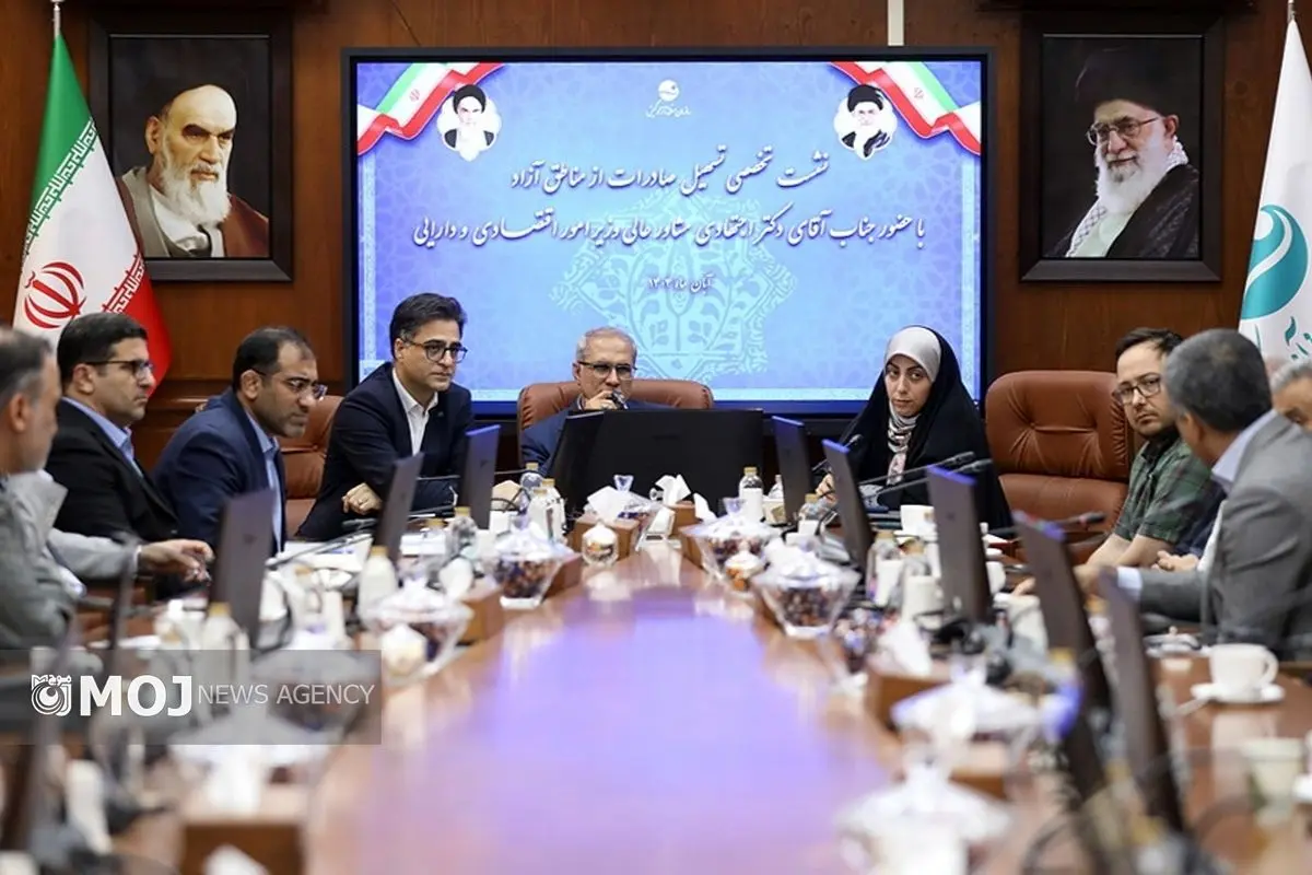 نشست اقتصادی با مشاور وزیر اقتصاد در کیش