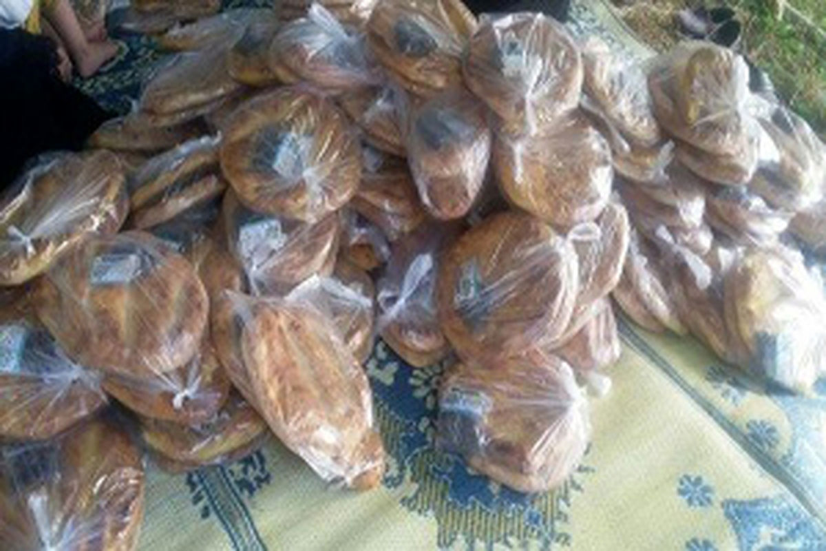 توزیع بیش از 160 هزار قرص نان صلواتی در اصفهان
