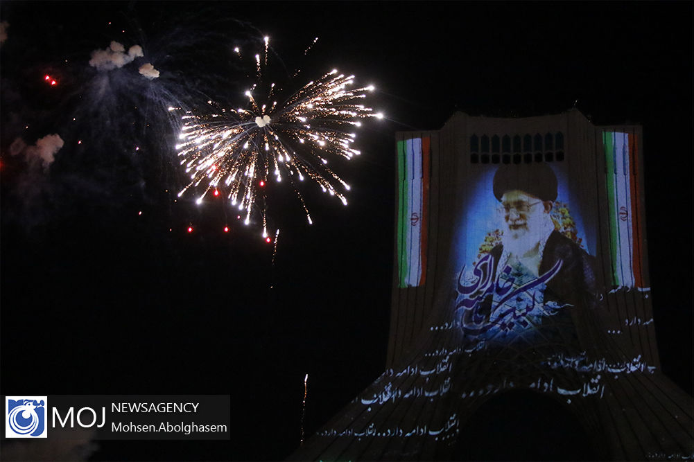 نورافشانی و ویدیو مپینگ برج آزادی در شب ۲۲ بهمن