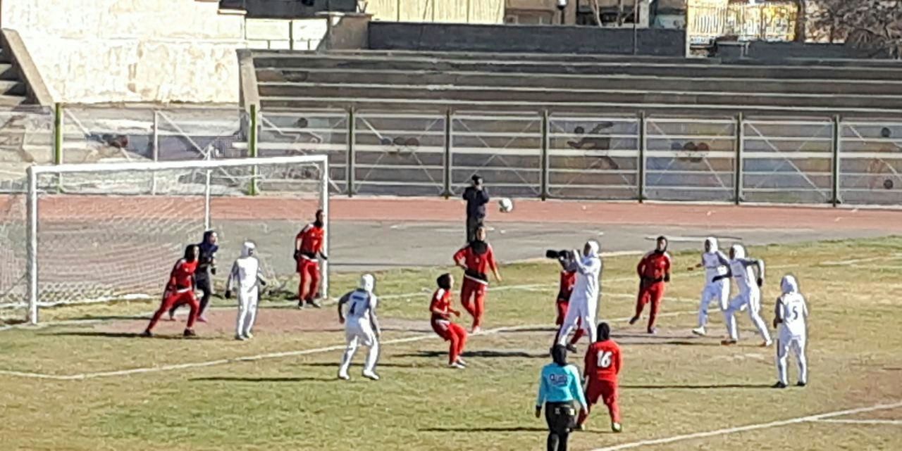 تیم فوتبال راه یاب ملل سنندج با یک گل صدرنشین مسابقات را از پیش رو برداشت 