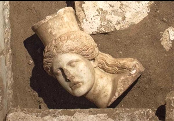 مقبره خانواده «اسکندر مقدونی»‌ کشف شد