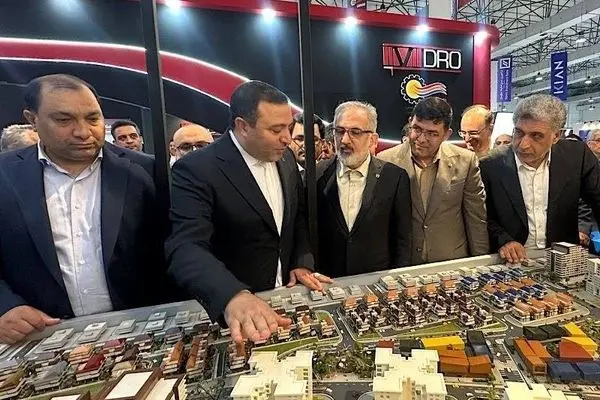 بازدید مدیرعامل بانک مسکن از غرفه‌های نمایشگاه کیش اینوکس ۲۰۲۵ در نخستین روز برگزاری این رویداد