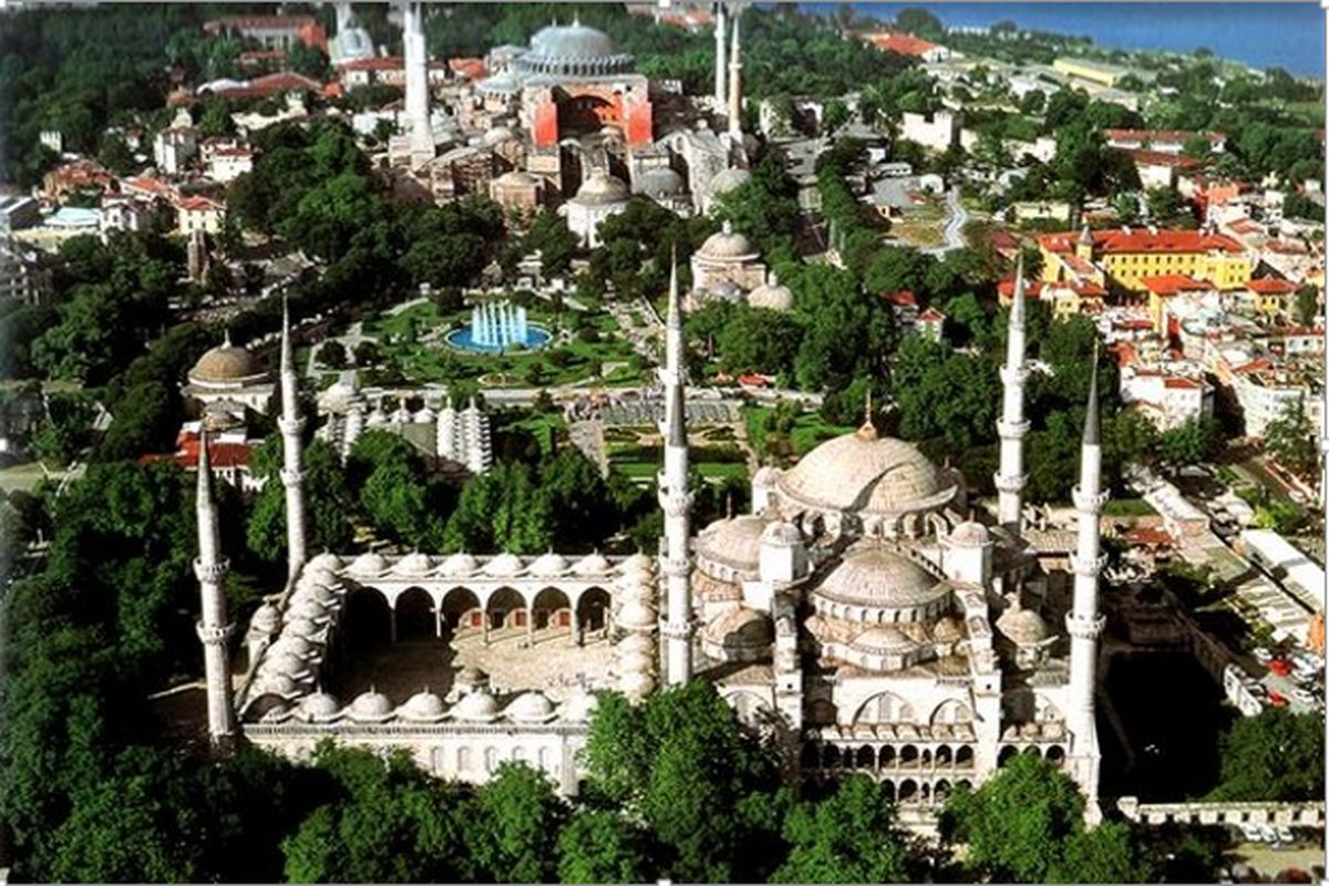 جاذبه گردشگری و میادین استانبول و گرجستان