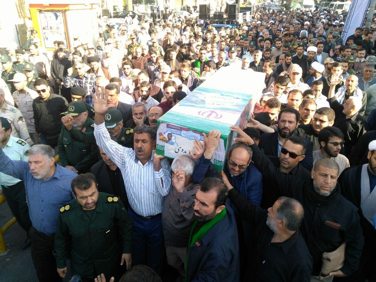 تشییع و خاکسپاری شهید مدافع حرم در اهواز برگزار شد