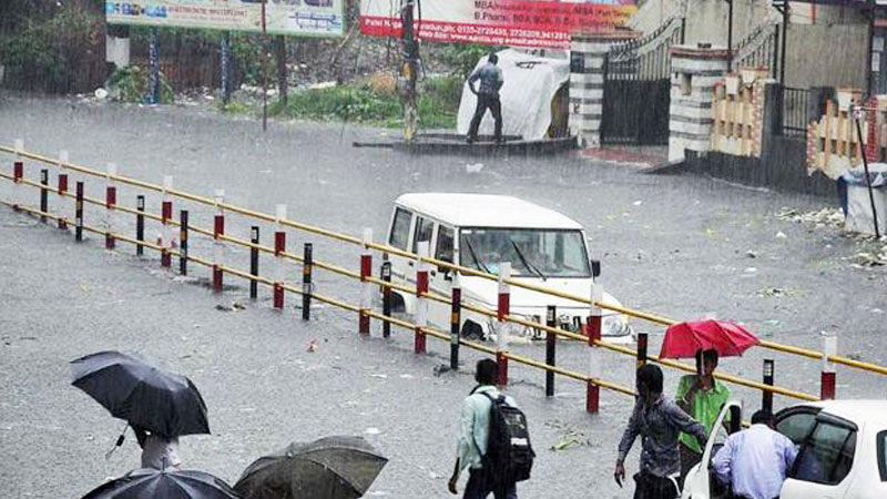 Heavy rains cause floods in Pakistan's Karachi, killing 6