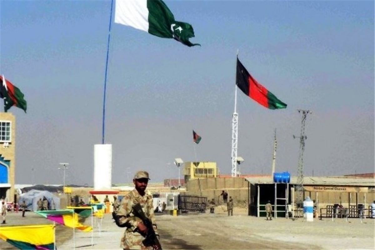 آتش گلوله ها در مرز دو همسایه/ پاکستان نیروهای افغانستان را مقصر می داند
