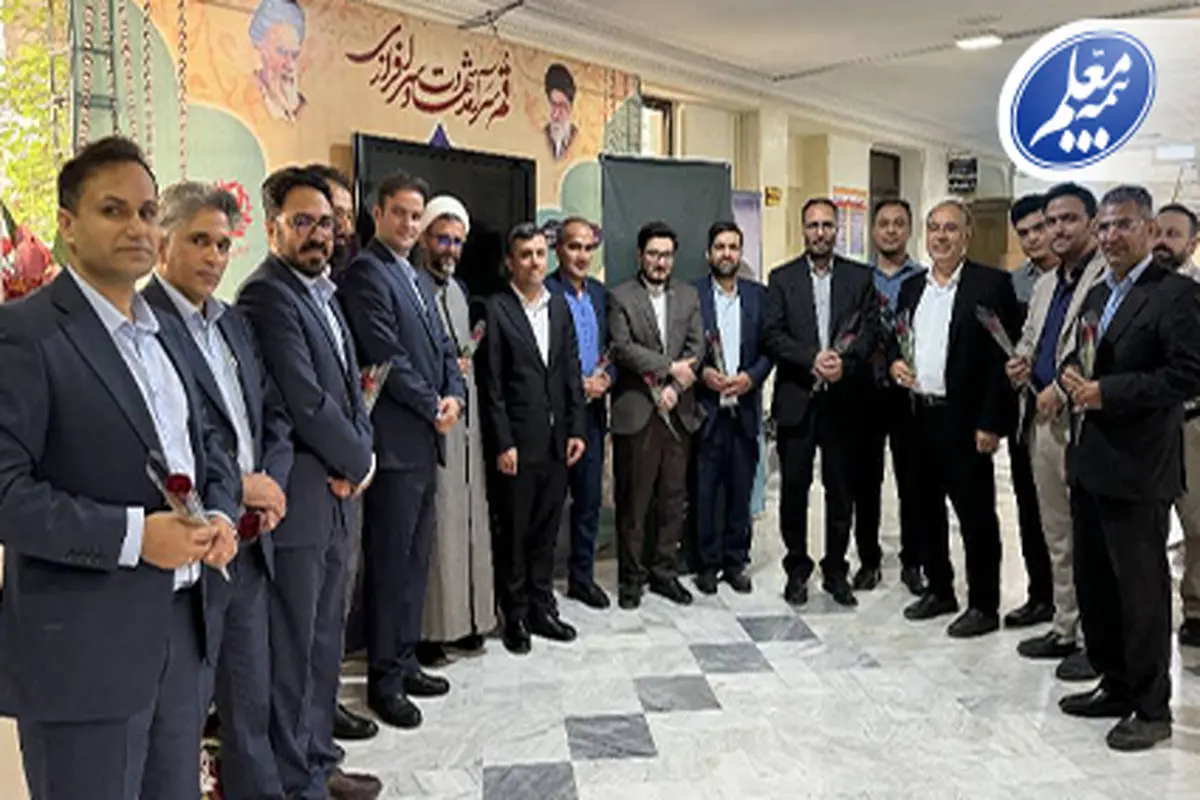دیدار معاون مالی و سرمایهگذاری بیمه معلم با مدیرکل آموزش و پرورش استان قم