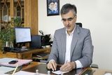 رئیس‌کل بانک‌مرکزی فعالیت انتخاباتی کارکنان شبکه بانکی را ممنوع اعلام کرد