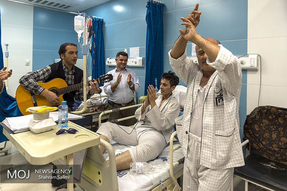 جشن شب یلدا با بیماران سرطانی