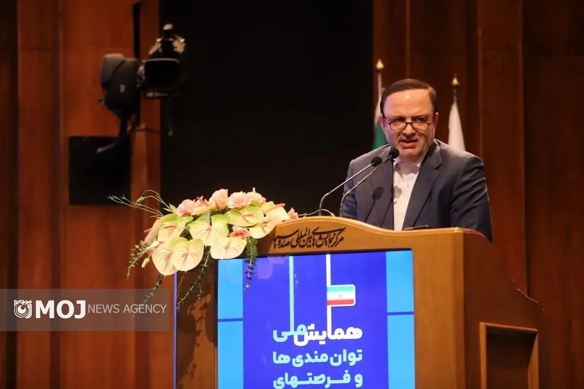 بازگشت مزیتهای قانونی و توسعه مناطق آزاد، راهبرد اصلی دولت چهاردهم