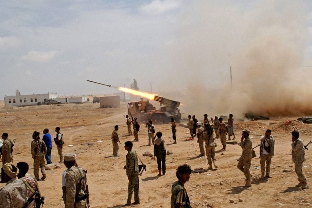 یمن فرودگاه ابها در شهر عسیر را بمباران کرد