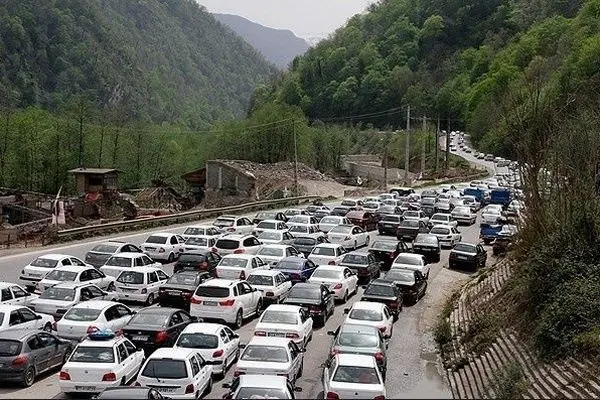 تردد خودرو از مرزن آباد به سمت تهران ممنوع شد