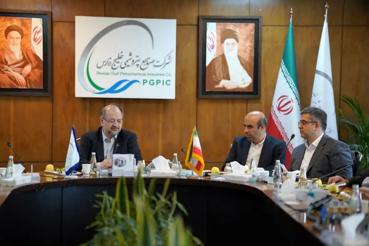 نشستی برای تسریع در اجرای پروژه نیروگاههای خورشیدی ۵ هزار مگاواتی توسط گروه صنایع پتروشیمی خلیج فارس