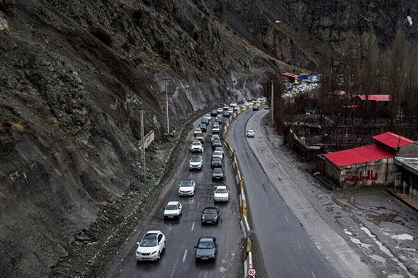 ترافیک سنگین در جاده چالوس و آمد و شد روان در محورهای هراز و سوادکوه