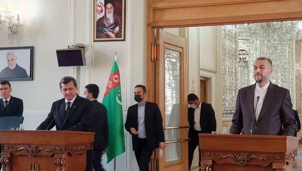 ایران از دو مسیر سرخس و گنبد برق را از کشور ترکمنستان وارد می‌کند