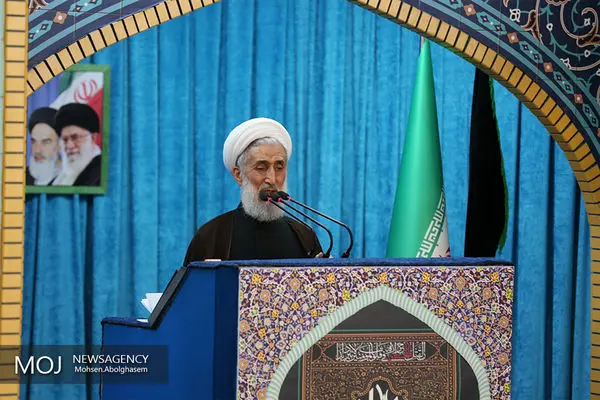 دشمن در مسائل سیاسی و اقتصادی با شایعه پراکنی بازار را بهم می‌ریزد
