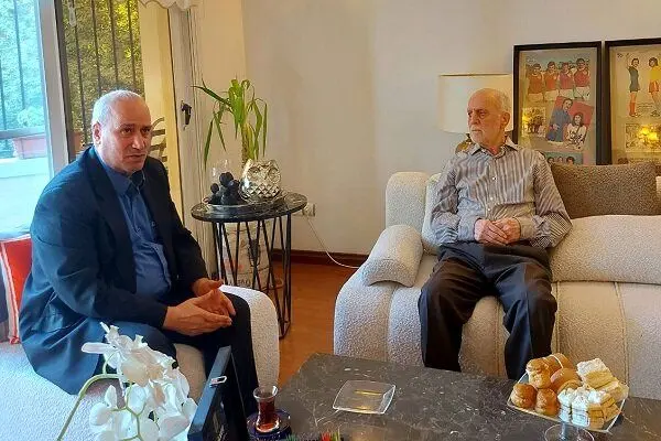 مهدی تاج به عیادت محمود خوردبین پیشکسوت پرسپولیس رفت