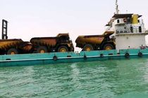 توقیف لندینگ کرافت حامل خودروهای سنگین قاچاق در آب‌های خلیج فارس
