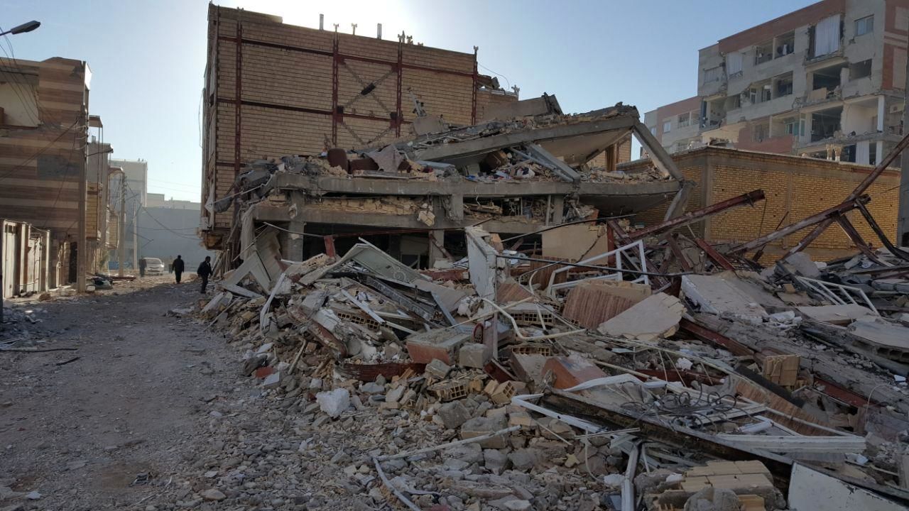 فرمانداری مقصران کم‌کاری در بازسازی مناطق زلزله‌زده معرفی کنند/ بازسازی در تعطیلات نوروز هم ادامه دارد