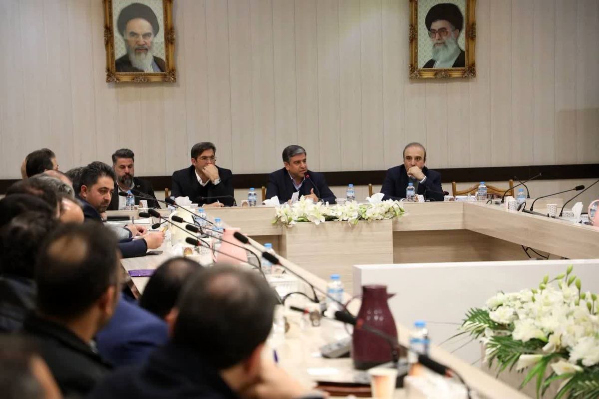 نشست استاندار اردبیل با فعالان اقتصادی