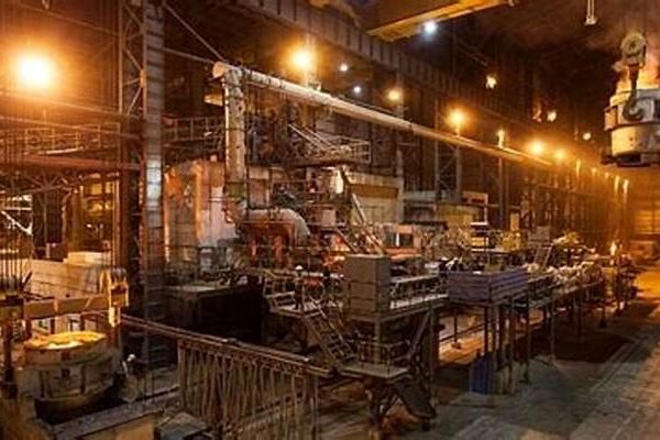 تحویل برق به صنایع تابستان امسال ۷ درصد افزایش یافت