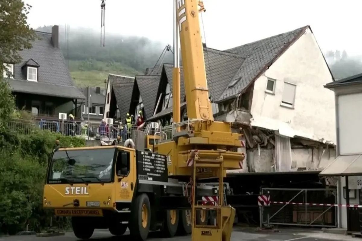 Collapse of hotel in Germany left 1 killed