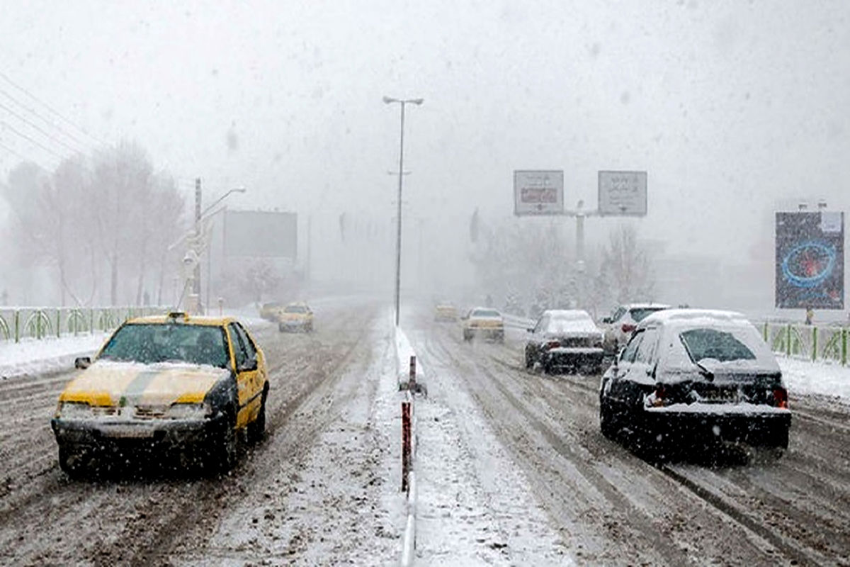 جاده‌های خراسان رضوی به علت برف و باران لغزنده است