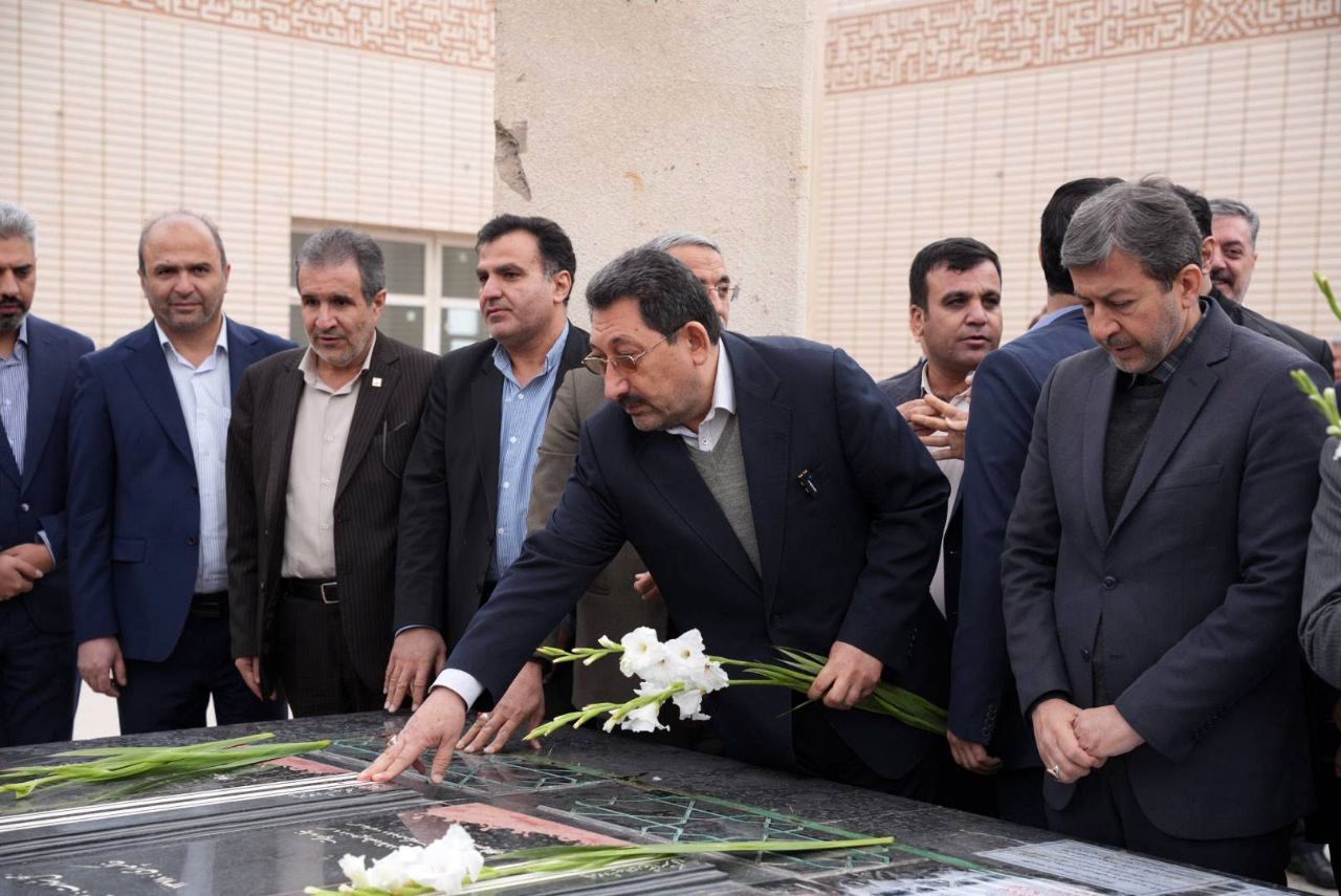 وزیر صنعت، معدن و تجارت وارد کاشان شد