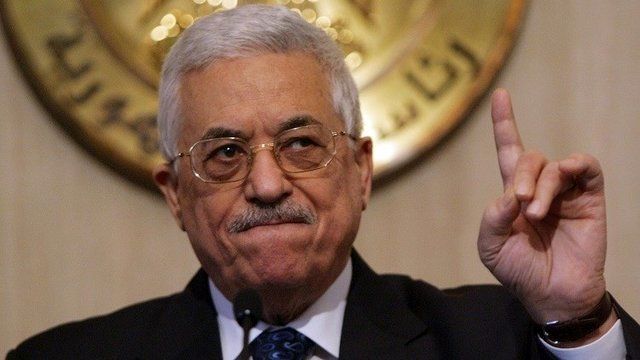 عباس درصدد بازنشسته کردن ۳۰ هزار کارمند در غزه