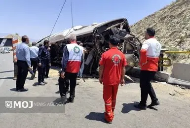 واژگونی مینی‌بوس در بزرگراه هاشمی/ ۶ نفر مصدوم شدند+ تصاویر