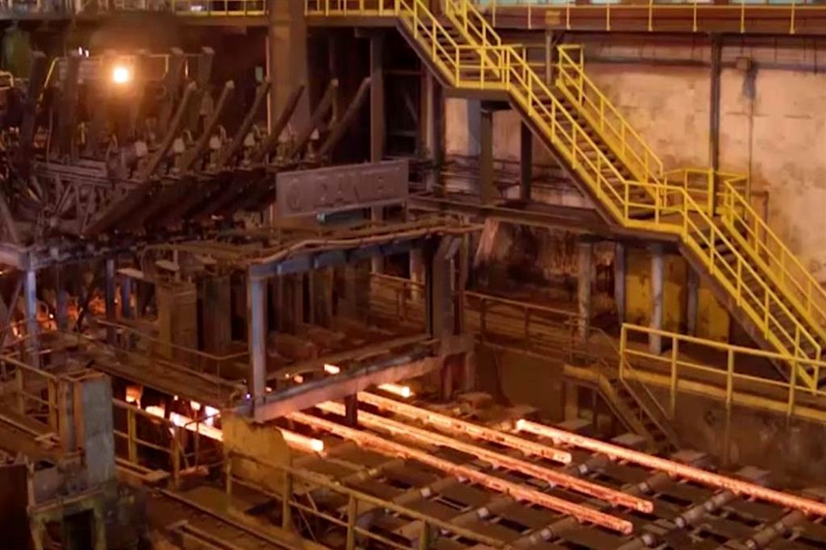 با تولید شمش ۳۶۰*۲۵۰ سبد محصولات ارزش افزای ذوب آهن اصفهان توسعه می یابد