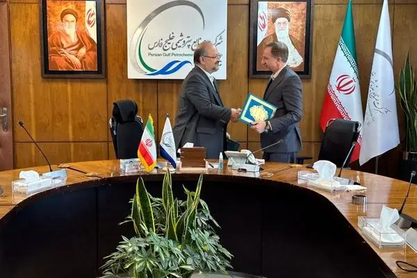 امضای تفاهم‌نامه همکاری مشترک بانک دی و پتروشیمی خلیج فارس