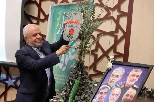 پویش «ایران سرافراز» در مدارس با برافراشتن پرچم جمهوری اسلامی آغاز شد