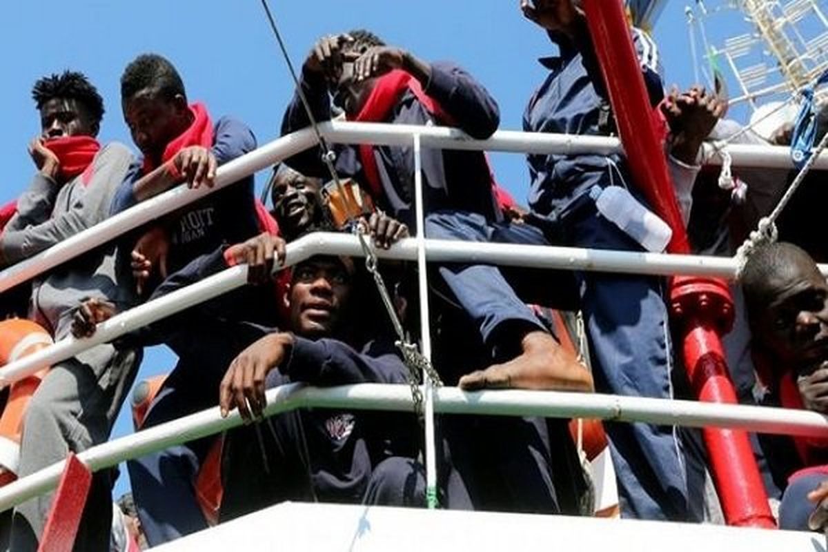 احتمال مرگ حدود ۴۰ مهاجر در پی واژگونی قایق