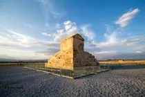 یادمان فرهنگی کوروش با محوریت بازسازی دروازه ایشتار در تخت جمشید برگزار می‌شود