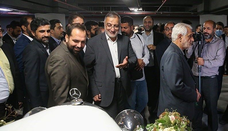 نایب رئیس کمیسیون عمران و حمل و نقل شورای شهر تهران به علت عدم بهره برداری پارکینگ امیرکبیر پس از مراسم افتتاح واکنش نشان داد