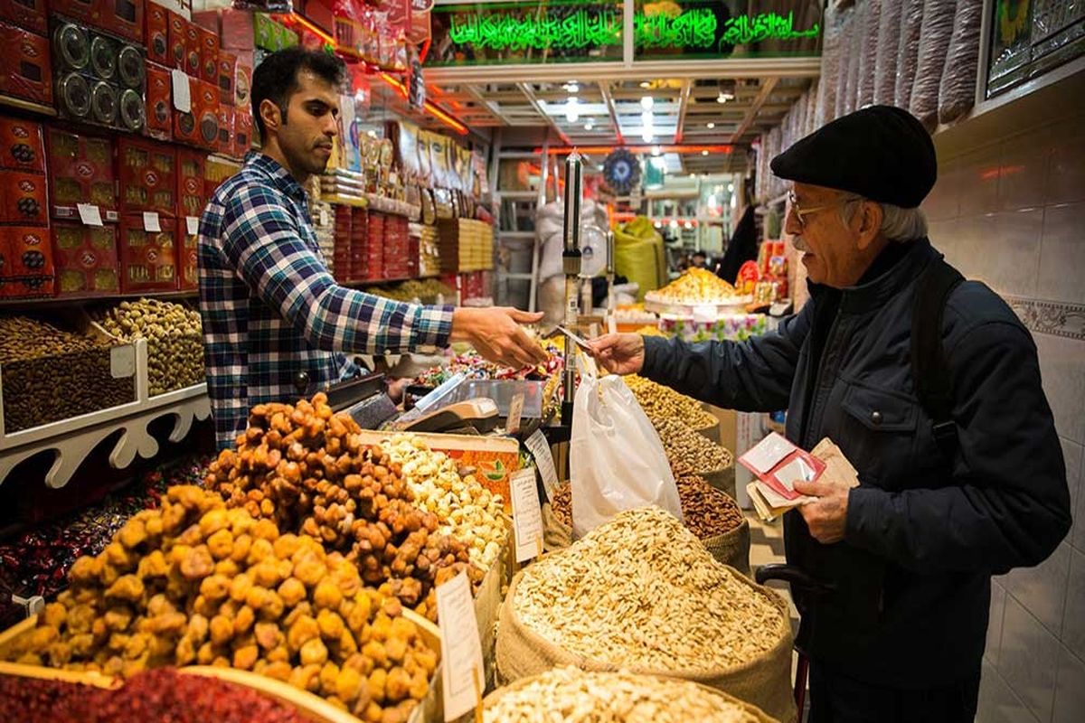 قیمت آجیل شب یلدا به‌جز در پسته و بادام تغییری نکرده است/ دست‌فروشان باعث کسادی کار می‌شوند