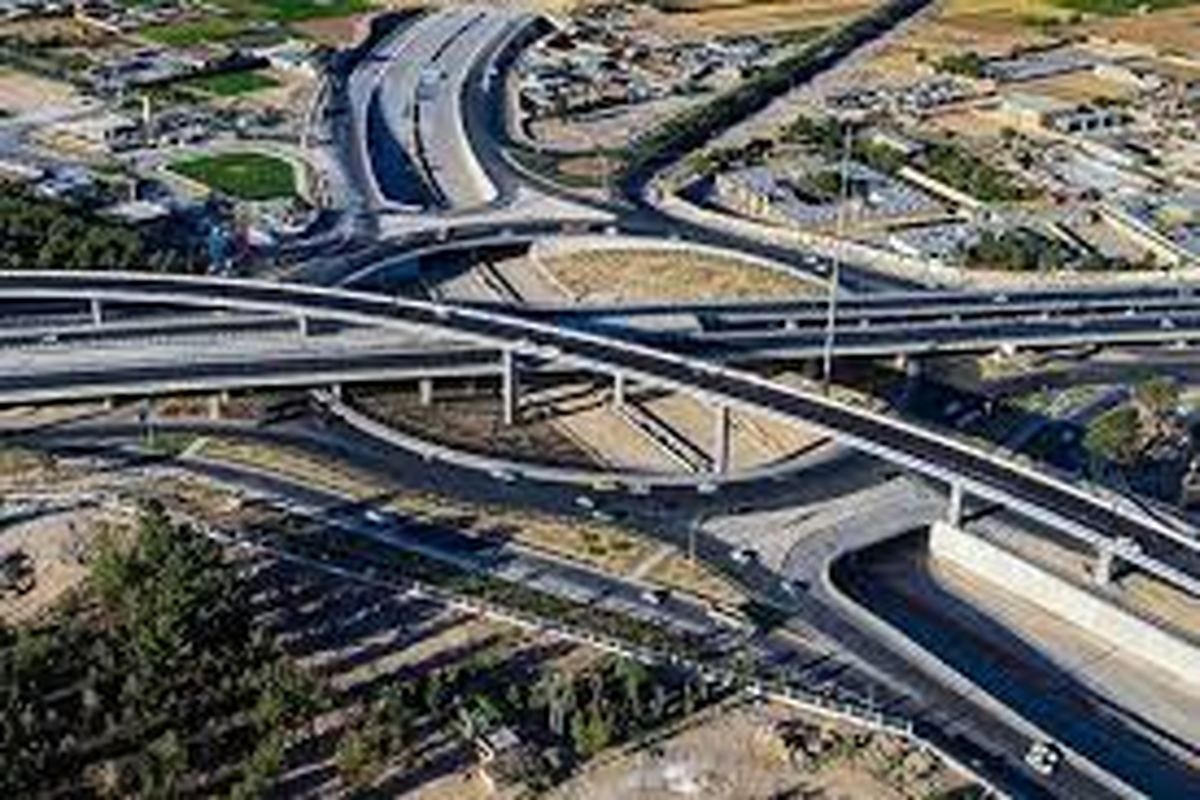 بار ترافیکی از بلوار ارغوانیه با احداث پل‌های تقاطع غیرهمسطح کاهش می یابد