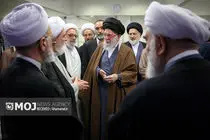 دیدار دستاندرکاران کنگره بینالمللی میرزای نائینی با رهبر معظم انقلاب