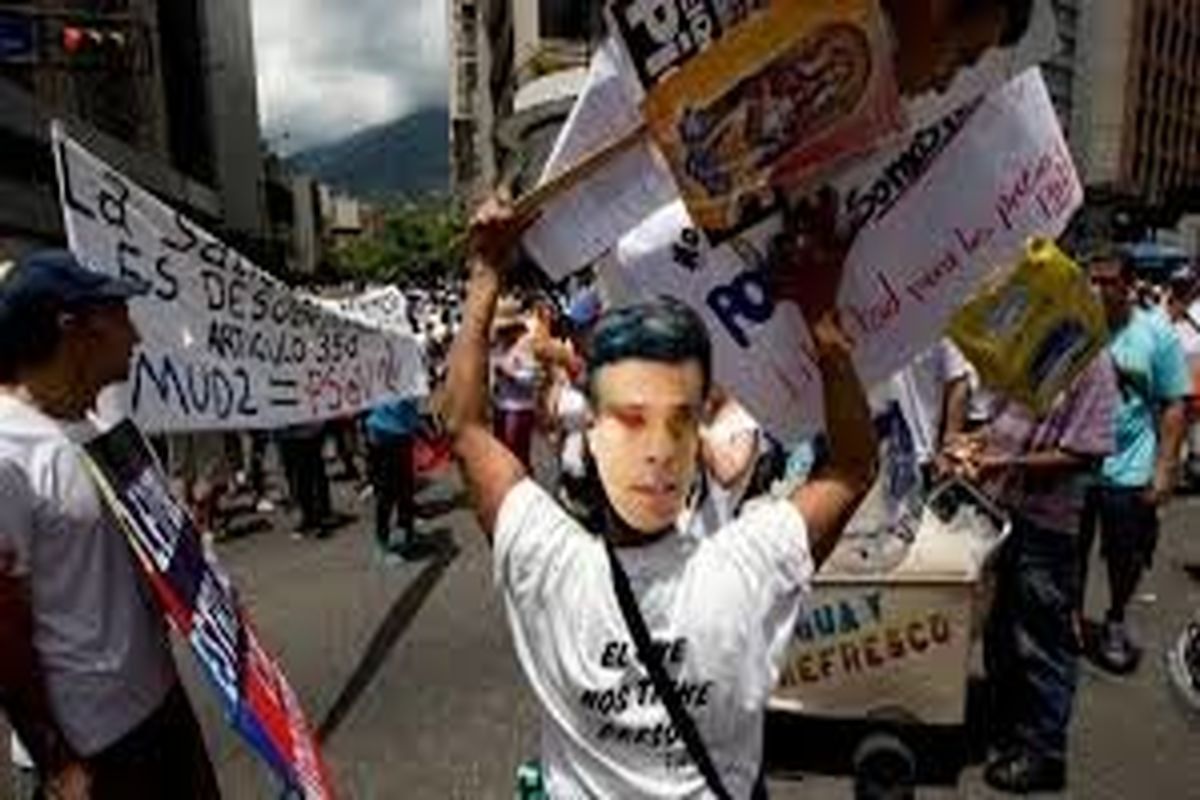 تظاهرات اپوزیسیون ونزوئلا در حمایت از زندانیان سیاسی