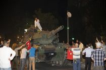 آخرین آمار از شمار تلفات کودتا در ترکیه / ۹۰ کشته