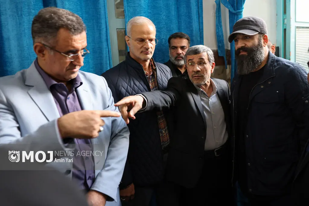 مراسم ترحیم خواهر احمدی نژاد