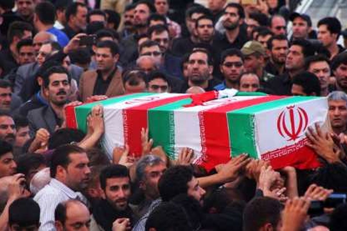پیکر شهید مدافع حرم «عباس حسینی» در فیروزآباد تشییع شد